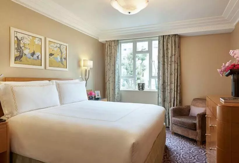 Junior Suite, The Savoy