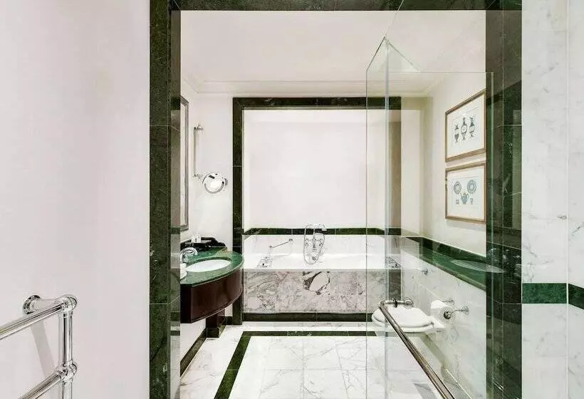 Junior Suite, The Savoy