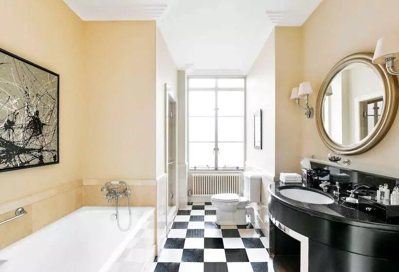 Junior Suite, The Savoy