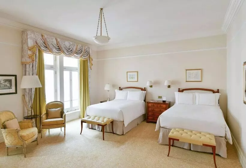 Deluxe Room, The Savoy