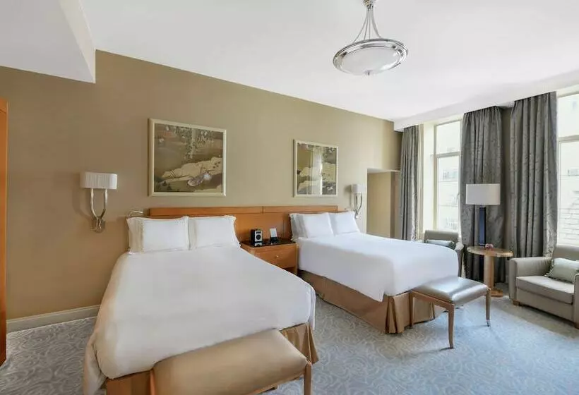 Deluxe Room, The Savoy