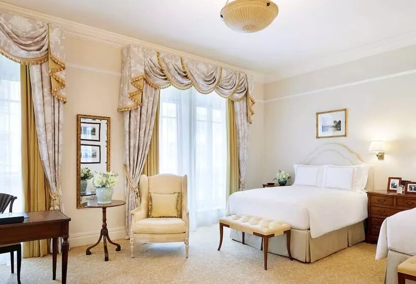 Deluxe Room, The Savoy