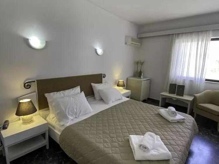اتاق اکونومی, Aeolos Bay Tinos