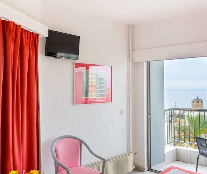 חדר סטנדרט לשלושה, Als