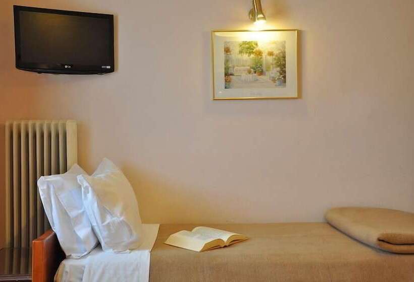 Номер Стандарт Трехместный, Bretagne