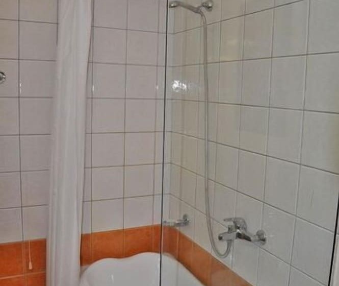 Номер Стандарт Трехместный, Bretagne