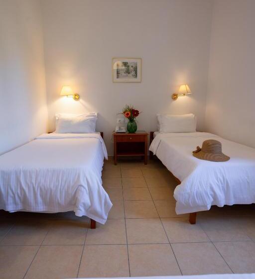 Номер Стандарт Трехместный, Bretagne