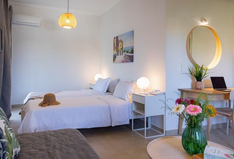 Номер Стандарт Трехместный, Bretagne