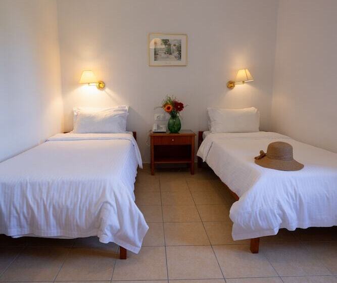 Номер Стандарт Трехместный, Bretagne