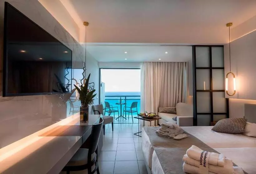اتاق لوکس با چشم‌انداز دریا, Calypso Beach