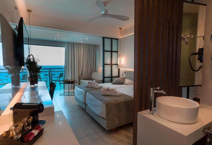 غرفة ديلوكس مطلّة علي البحر, Calypso Beach