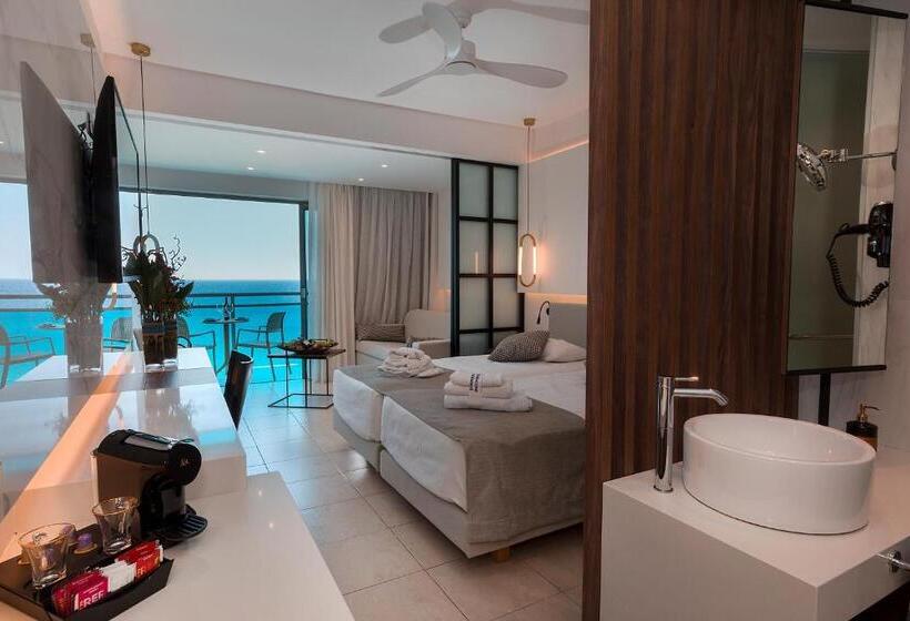 غرفة ديلوكس مطلّة علي البحر, Calypso Beach