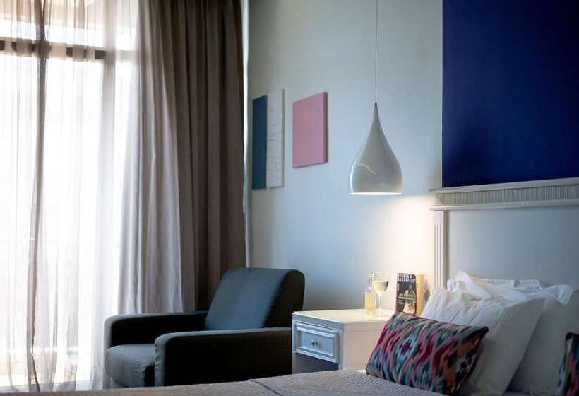 اتاق استاندارد سه نفره, El Greco