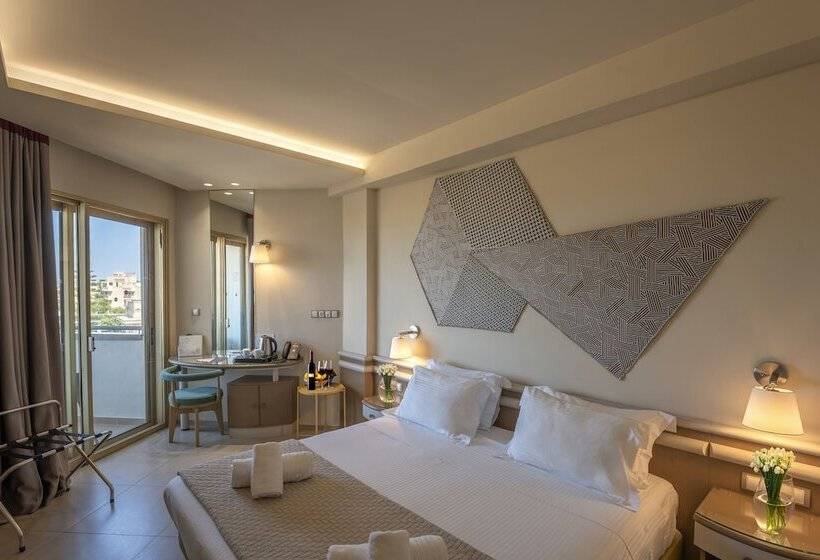 이코노미 룸, Emmantina