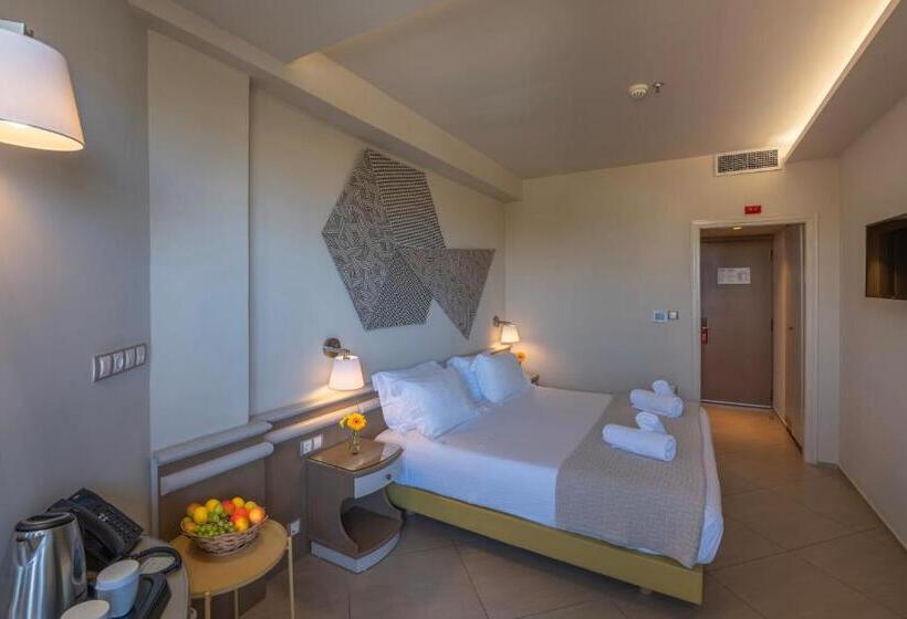 이코노미 룸, Emmantina