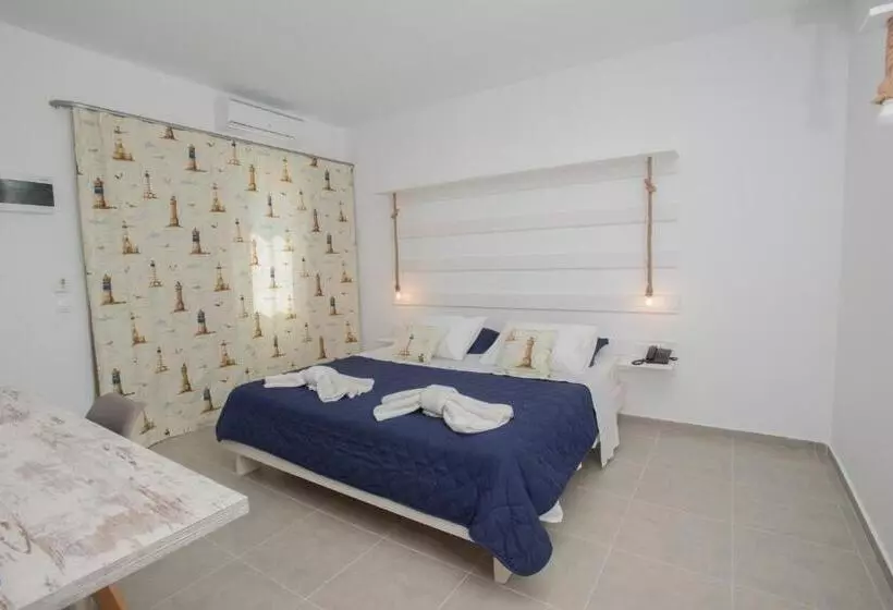 Habitación Estándar, Fragiskos