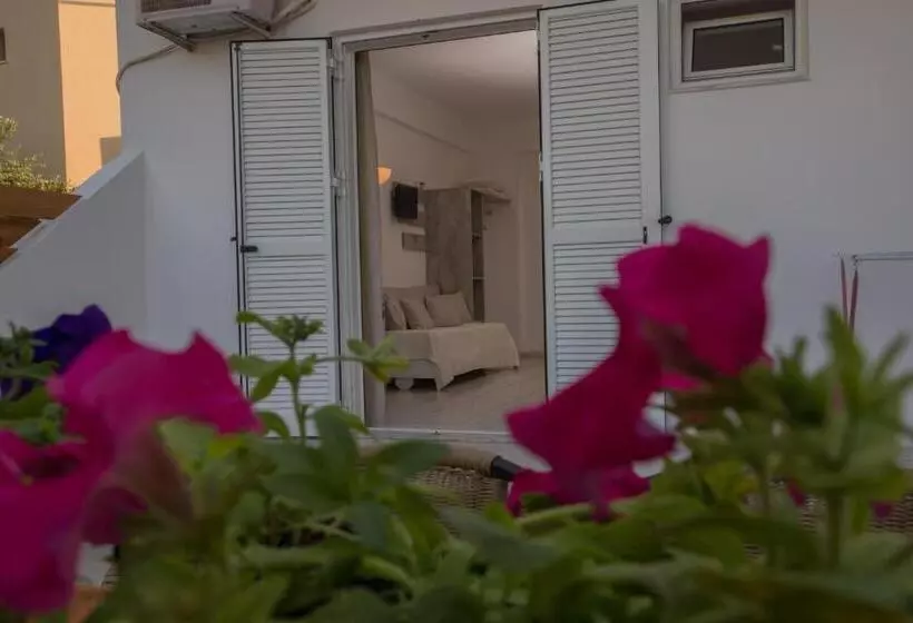 Habitación Triple Estándar, Fragiskos