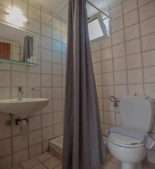 Habitación Triple Estándar, Fragiskos