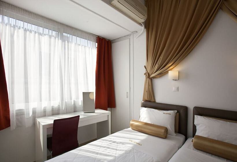 스탠다드 룸, Metropolis