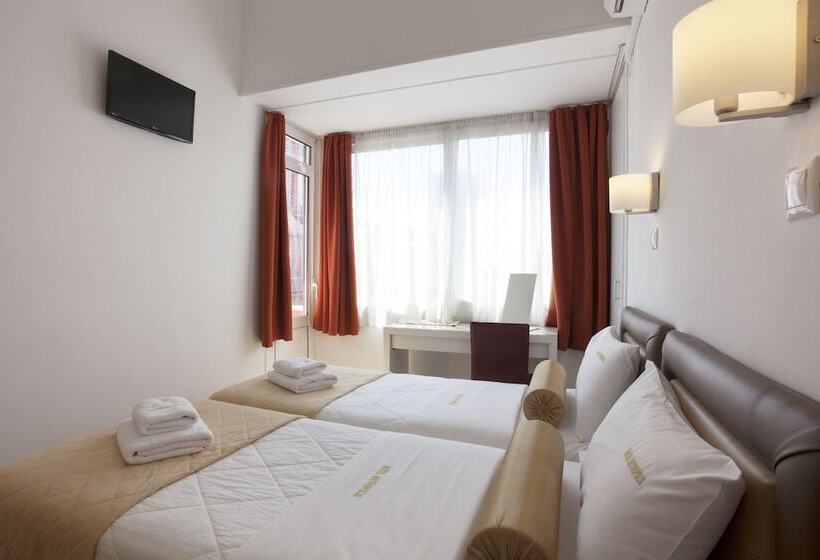 스탠다드 룸, Metropolis