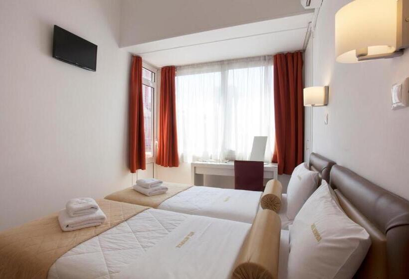 스탠다드 룸, Metropolis