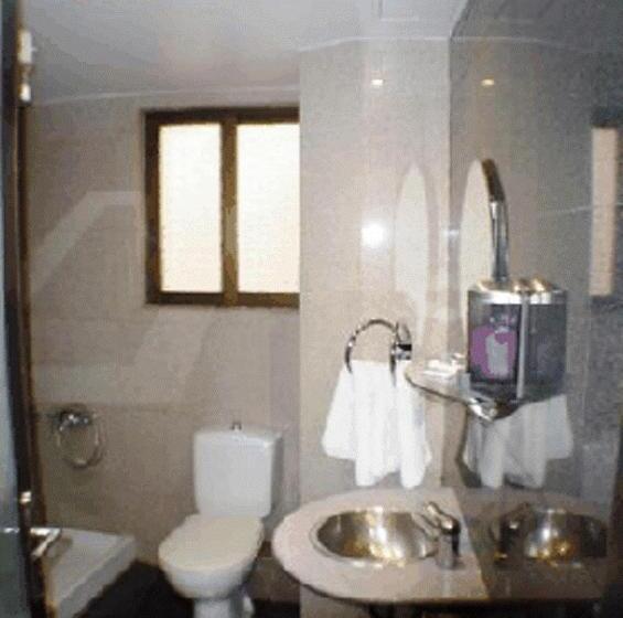 Номер Стандарт, Niki Piraeus