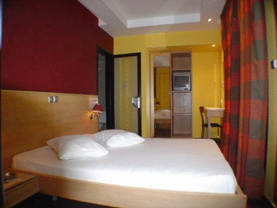 Номер Стандарт, Niki Piraeus