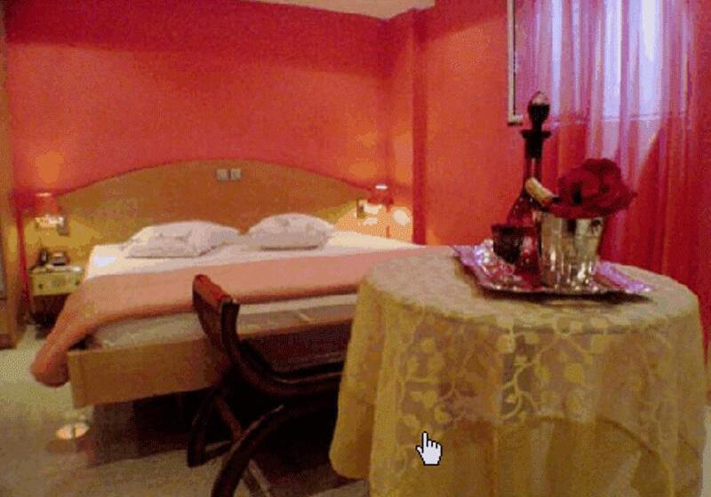 Люкс, Niki Piraeus