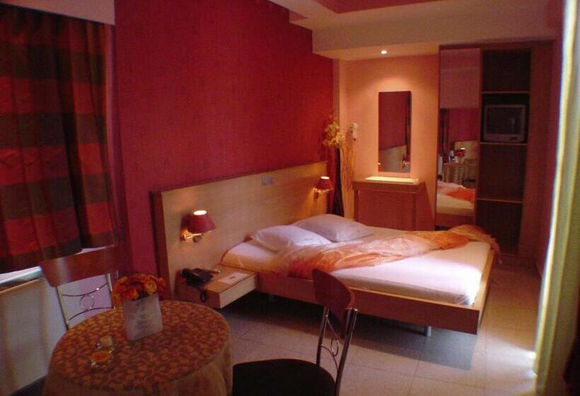 Номер Superior, Niki Piraeus