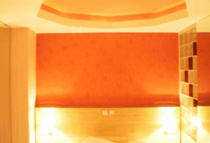 Номер Стандарт, Niki Piraeus