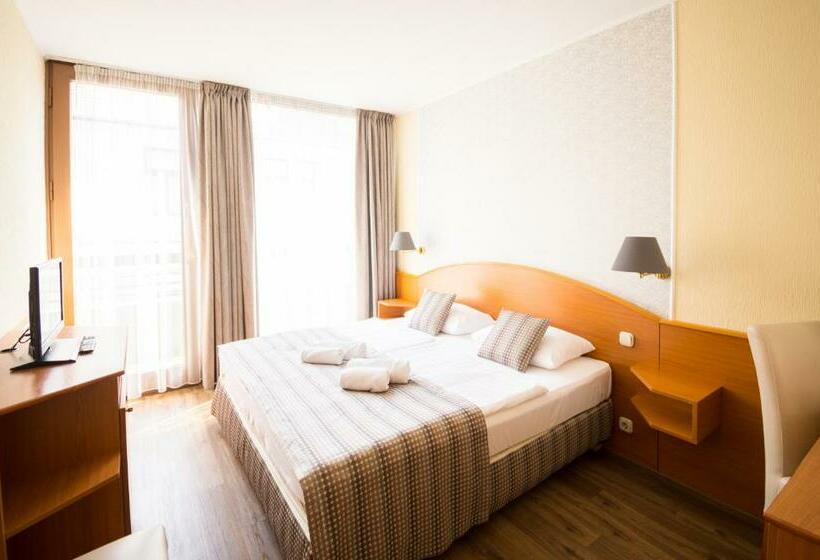 디럭스 룸, Orion Várkert