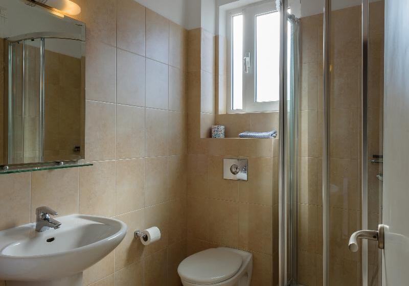 标准三人间, Park