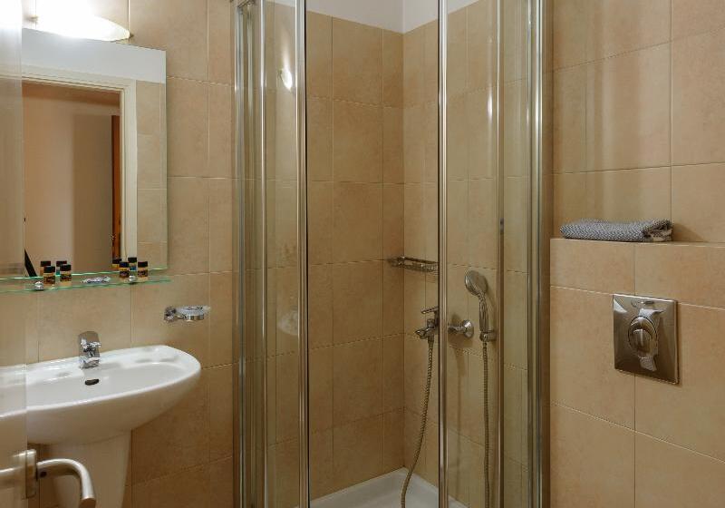 标准单人间, Park