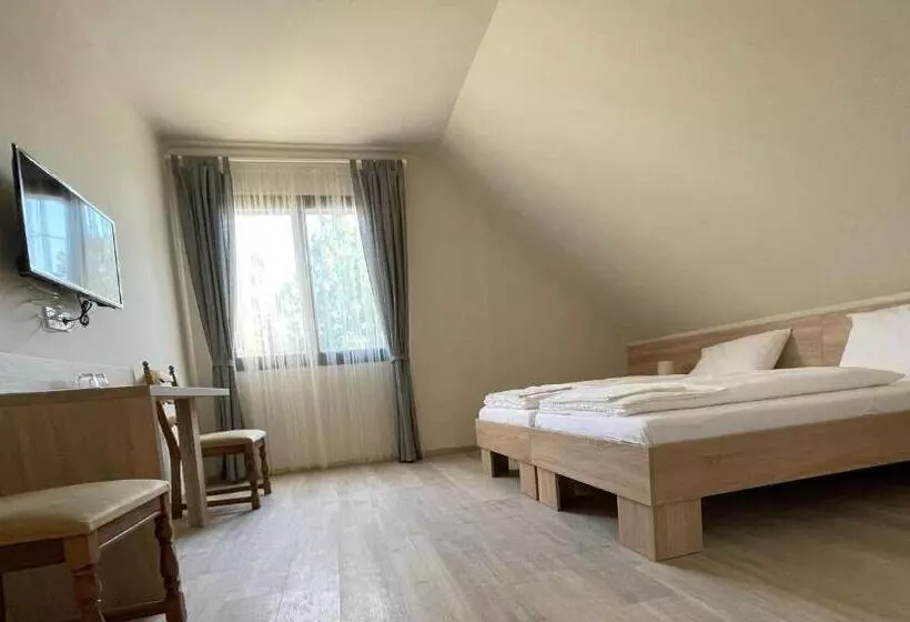 ファミリールーム, Szőlőfürt Fogadó