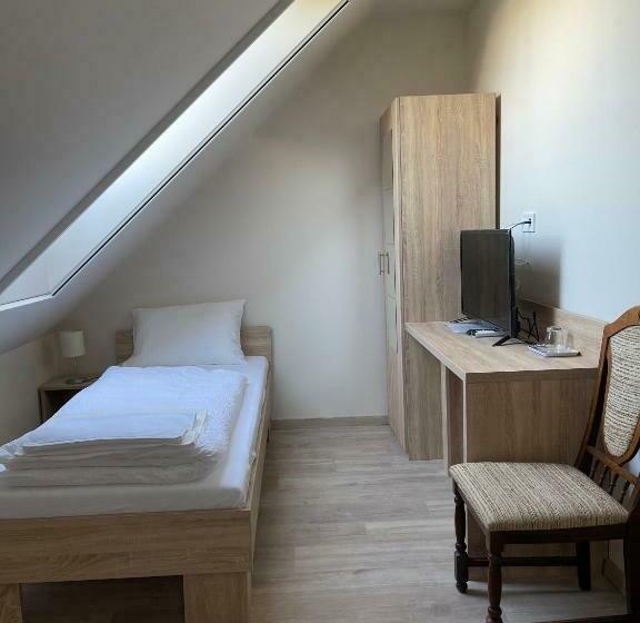 标准单人间, Szőlőfürt Fogadó