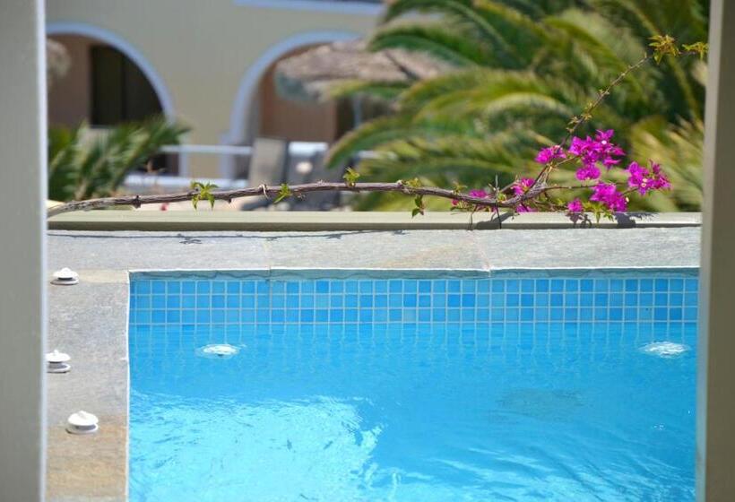 带海景的复工套房, Zephyros