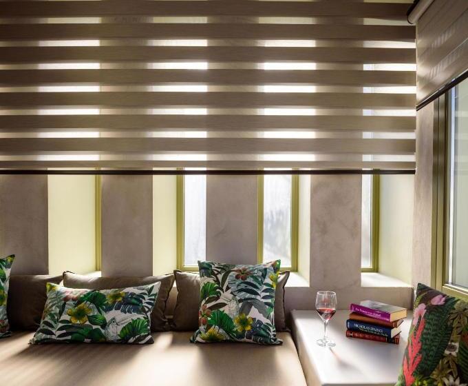 小型套房带泳池景, Zephyros