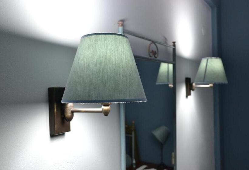 标准间带游泳池, Zephyros