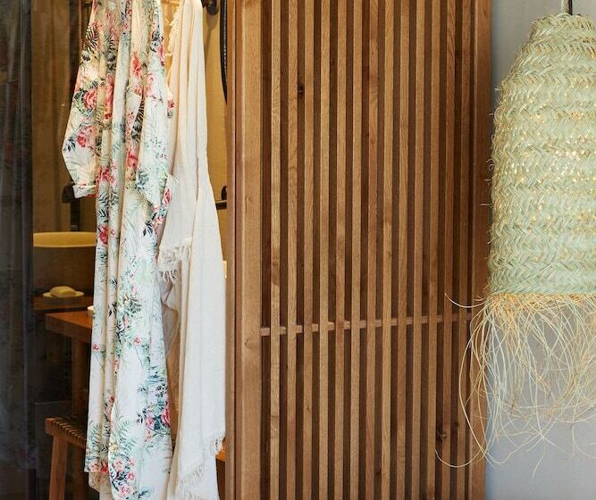 غرفة قياسية مطلّة علي حمام السباحة, The Syntopia Hotel   Adults Only