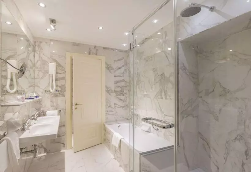 レイクビューデラックスルーム, Grand Hotel Villa Serbelloni   A Legendary