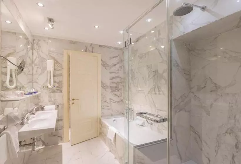 レイクビューデラックスルーム, Grand Hotel Villa Serbelloni   A Legendary