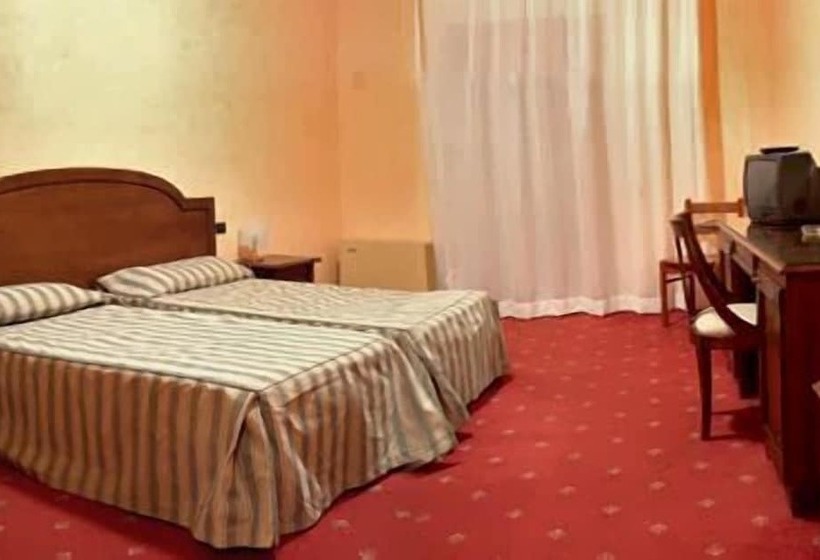 Номер Стандарт Трехместный, Akrabello