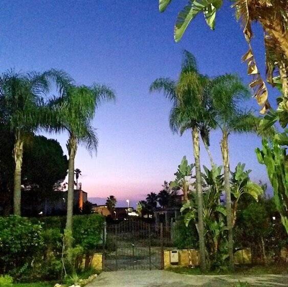 Четырехместный Номер Стандарт, Akrabello