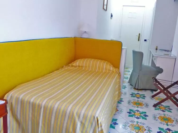 اتاق استاندارد یک نفره, Albergo Gatto Bianco