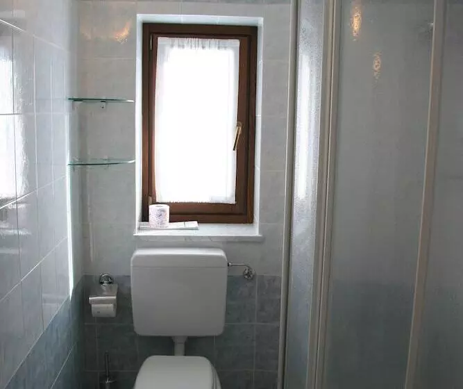 اتاق استاندارد سه نفره, Albergo Villa Anna Maria