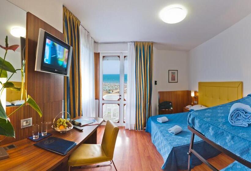 חדר משפחתי, Ariston