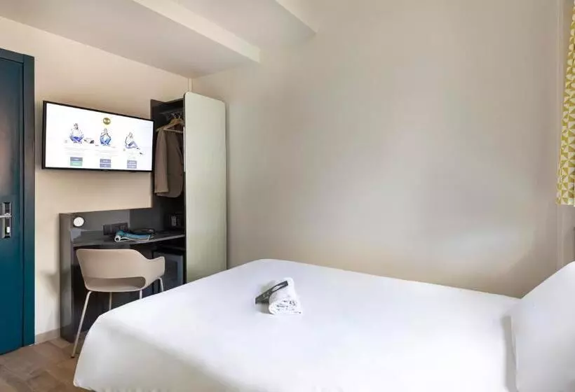 اتاق استاندارد یک نفره, B&b Hotel Como City Center