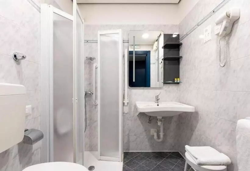 اتاق استاندارد برای معلولان, B&b Hotel Como City Center