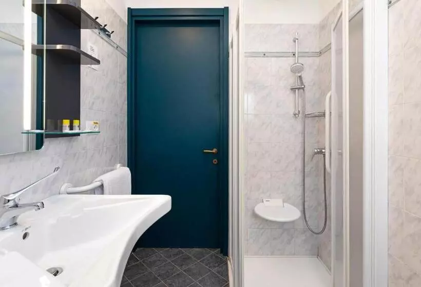 اتاق استاندارد برای معلولان, B&b Hotel Como City Center