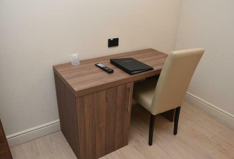 디럭스 룸 킹사이즈 침대, Commercio